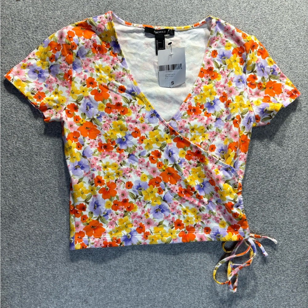 FOREVER 21 All‎ Over Floral Print Wrap Crop Top Shirt With Tie Size Small New